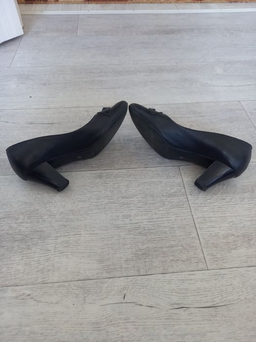 Продаются кожаные туфли 37 размера