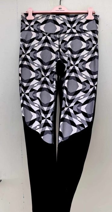 Adidas оригинален дамски клин Л размер нов