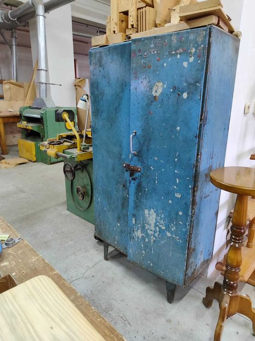 Продам шкафы металлические