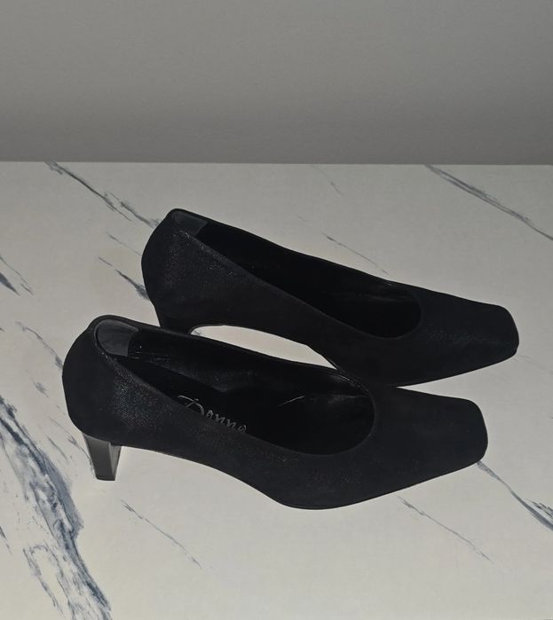 Обувки на висок ток