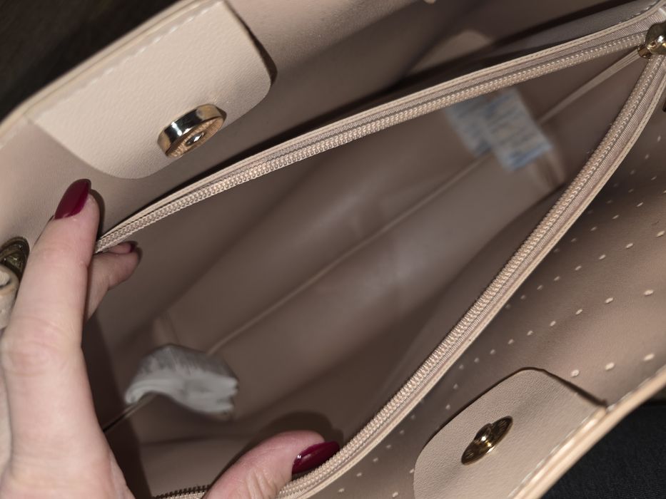 Розова дамска чанта