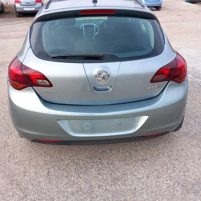 Опел Астра J 1,7 дизел 5-врати сива/Opel Astra J A17DTR 2012 на части