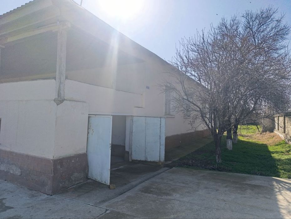 Sirdaryo viloyati Sayxunobod tumani 35 SOTIX XOVLI UY SOTILADI