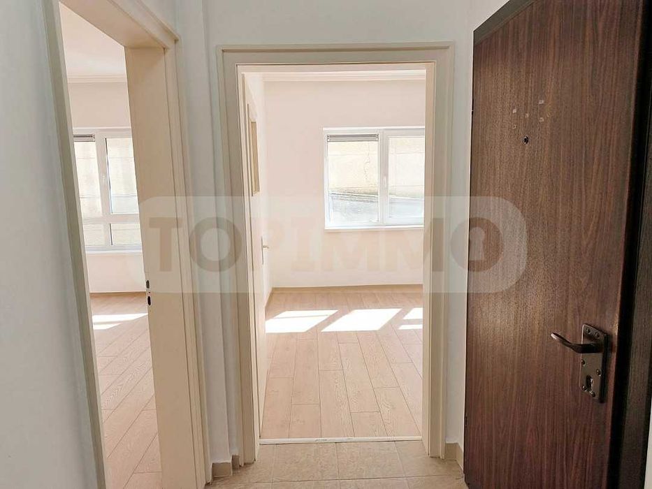 Дава се под наем Офис в Варна, Гръцка махала - 100 кв.м за 1097.01 € - Снимка #5