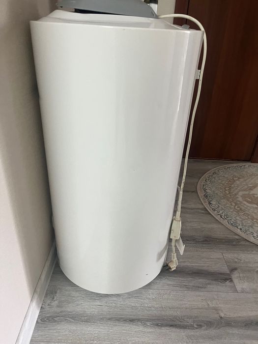 Продам водонагреватель Ariston