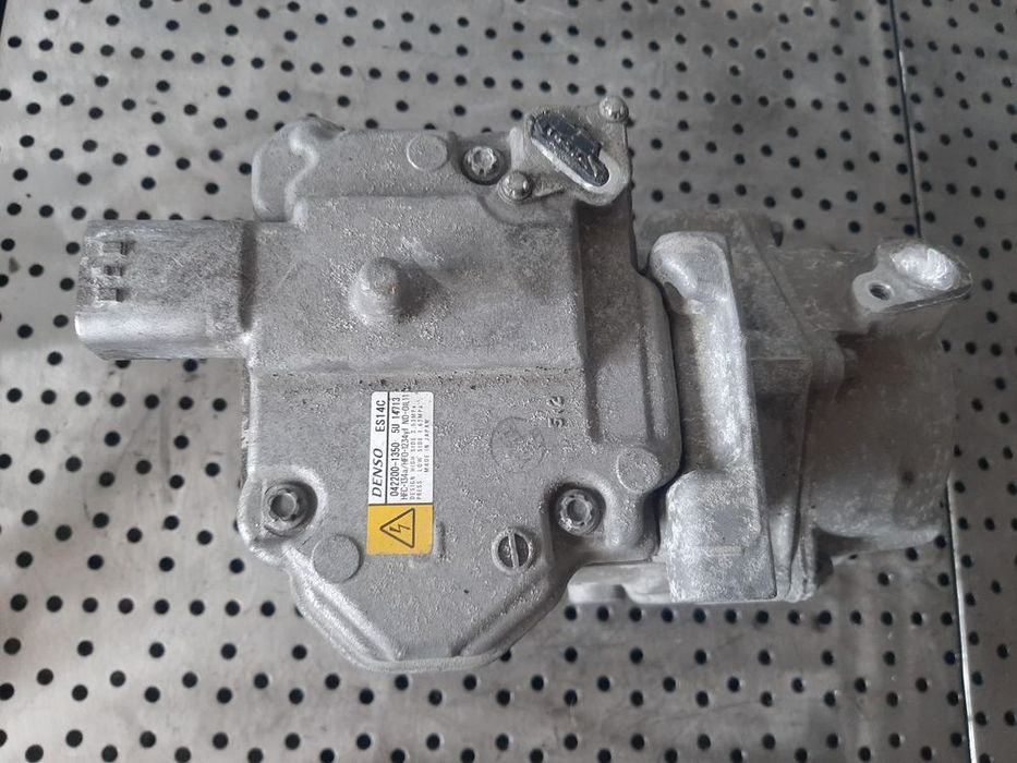 compresor clima ac  cu mufa defecta  x1n2 1.5 b toyota yaris 3 hybrid p92 2017 042200-1350