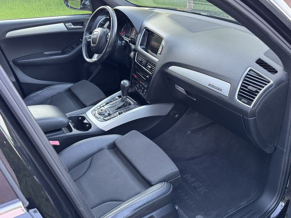 Audi Q5 ~2.0~170 cp~Quattro~Panorama~S-line~Bi-Xenon