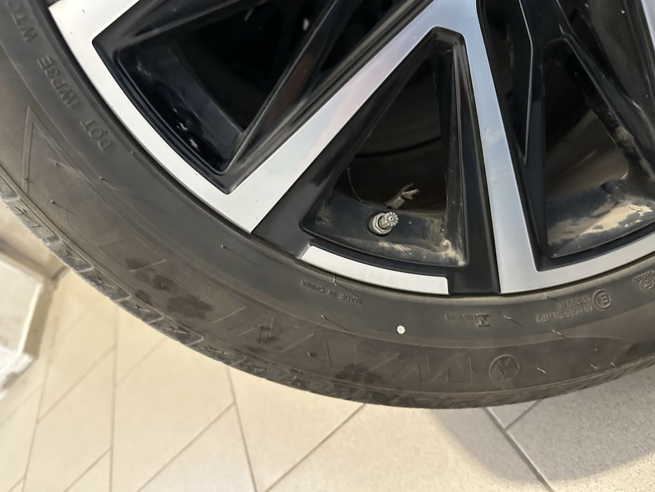 Комплект Шины 235/50/19 с дисками 19/114,3