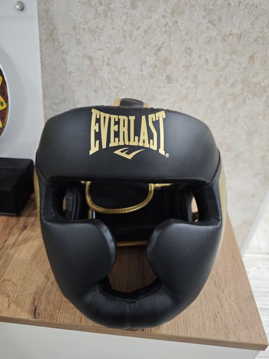 Продам защитный шлем