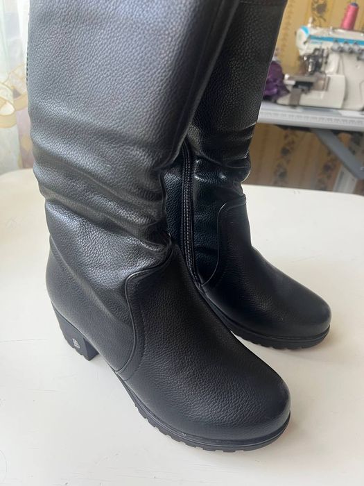 продам новые Сапоги