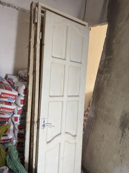 Старые двери и пороги