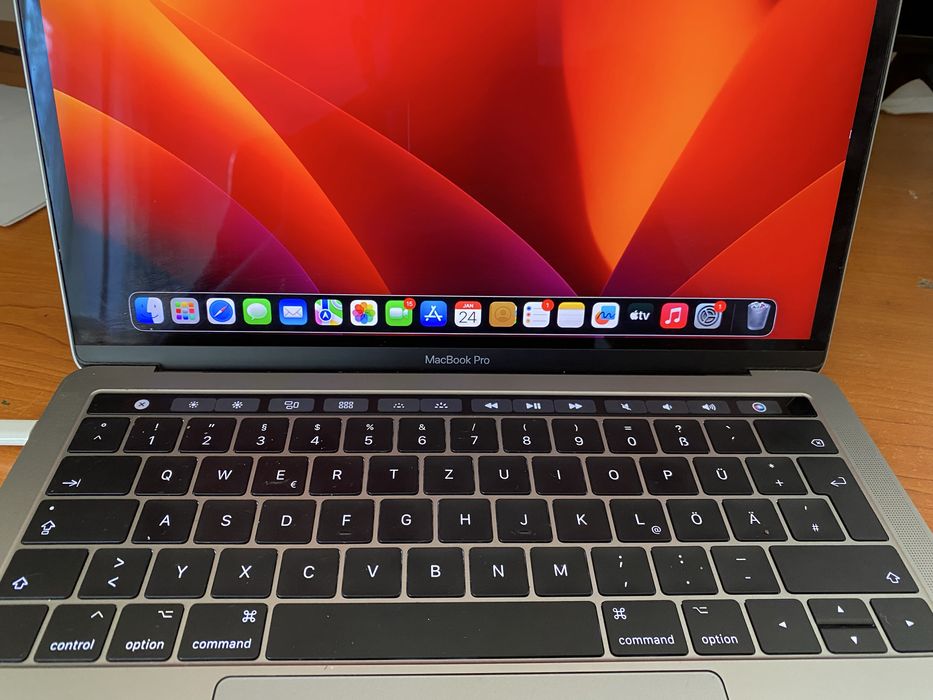 MacBook Pro 13” (2017)