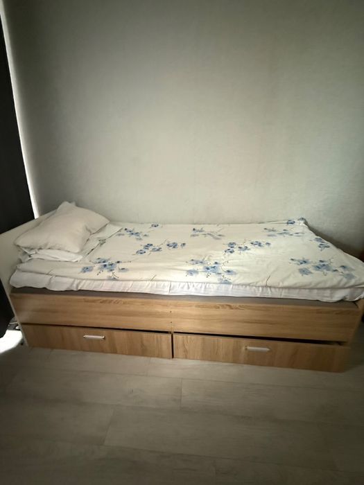 Продам кровать 90*200