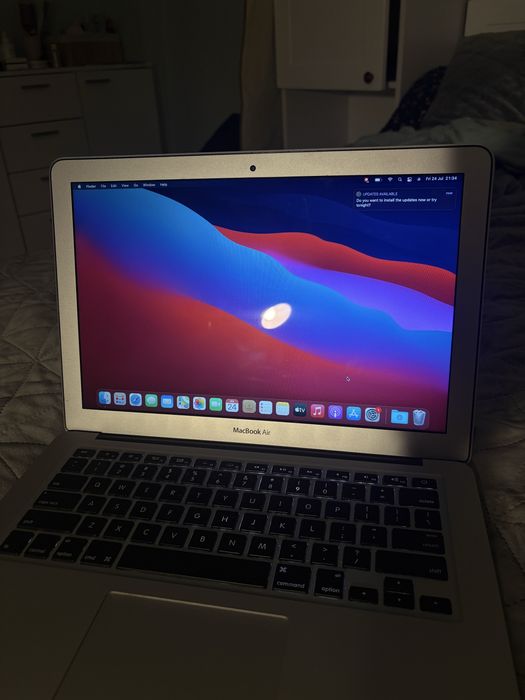 Apple MacBook Air 13 + зарядно