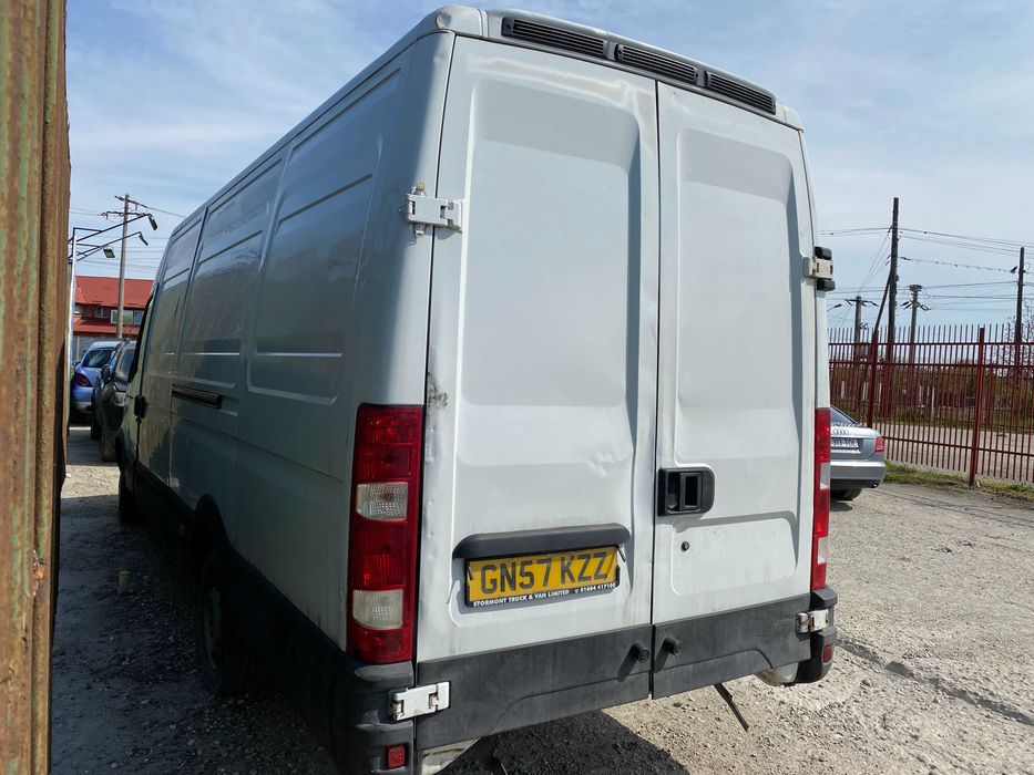 DEZMEMBREZ PIESE Iveco DAILY 4 2,3 HPI 35 S12 LUNG 3 PANOURI euro 4 2007 import Anglia