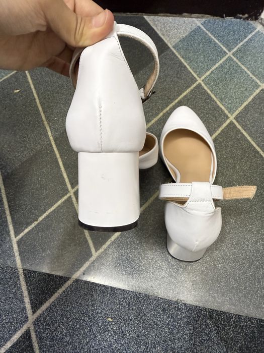 Женские кожаные туфли