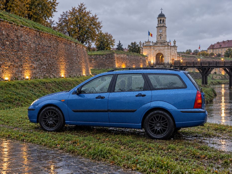 FORD Focus 0 — imagine 4