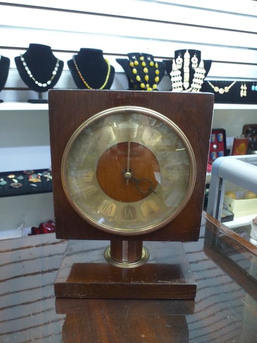 Продам настольные Часы пр ссср