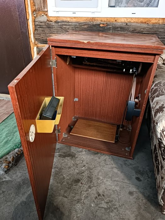 Продам швейную машину