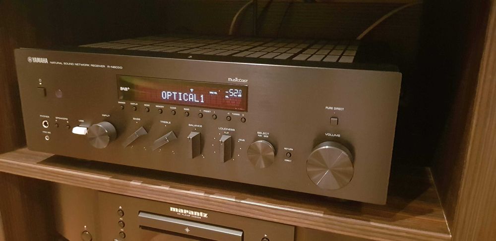Yamaha R-N803D amplificator stereo cu streamer