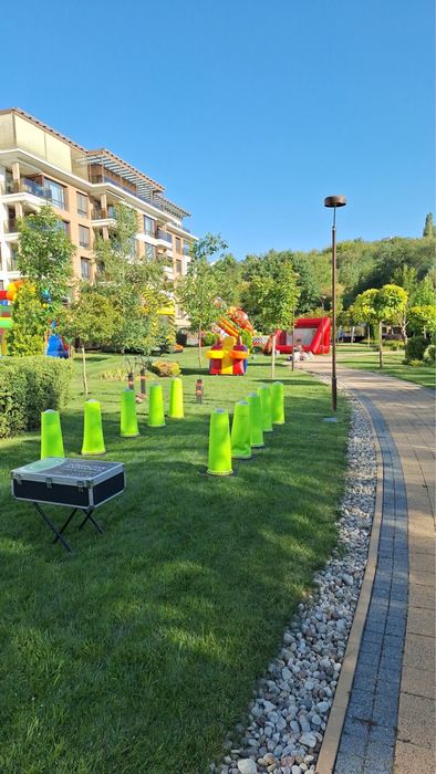 Надуваеми и тиймбилдинг игри под наем. Атракциони и съоръжения.