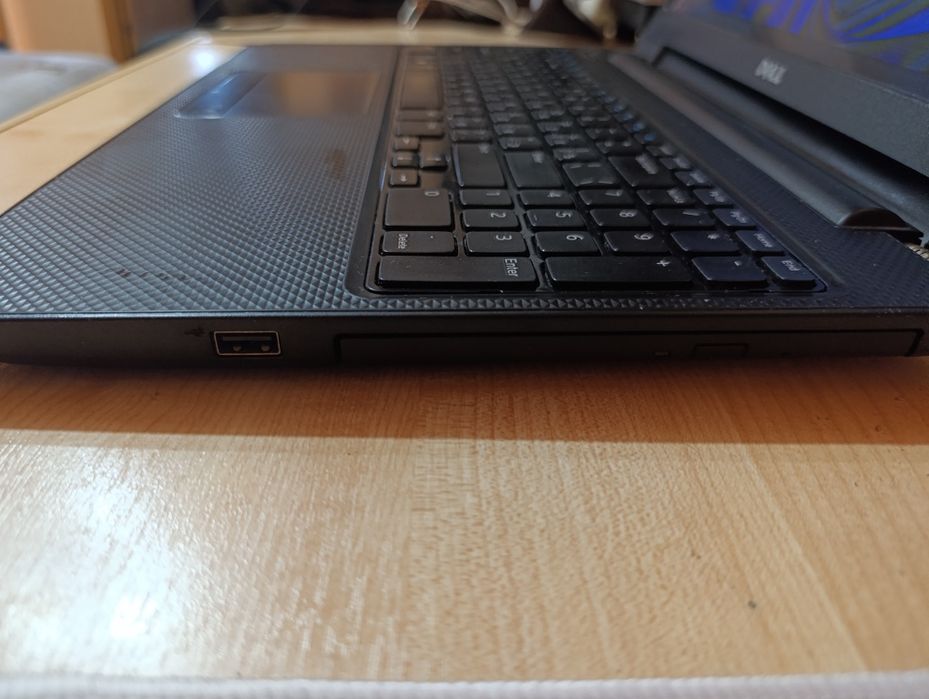 Ноутбук i5 Dell.