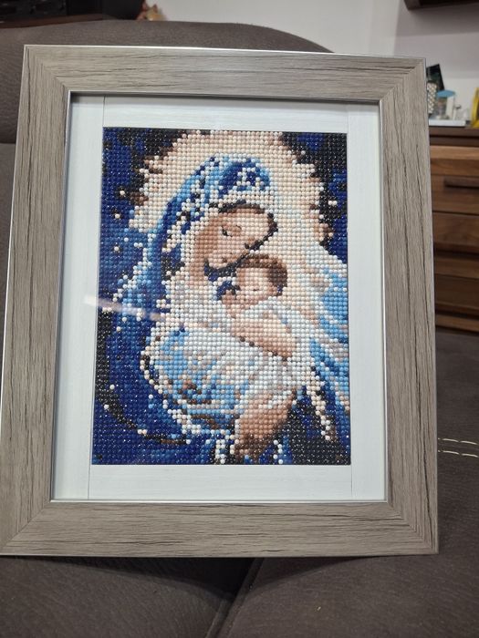 Tablouri realizate manual din Diamond Painting