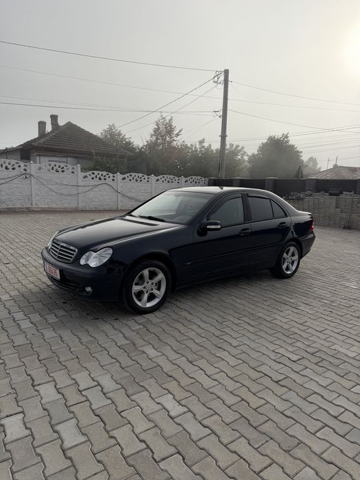 MERCEDES-BENZ C-Class 2004 — imagine 7