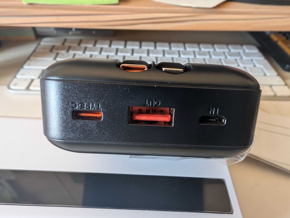 Лот отPower Bank 60000mAh, 66W и 40000 mAh супер-бързо с Android и iOS