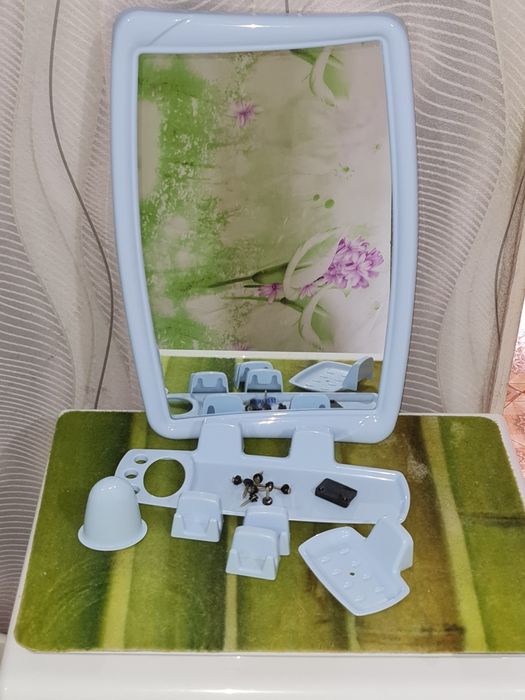 Набор для ванной, полочка, часы, виньетки для фото-раритет.