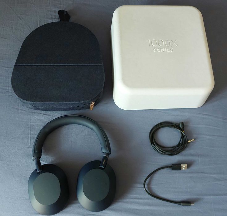 Căști Sony WH-1000XM5 Bluetooth, Over-ear, Microfon, Noise Cancelling, negru, brat drept rupt