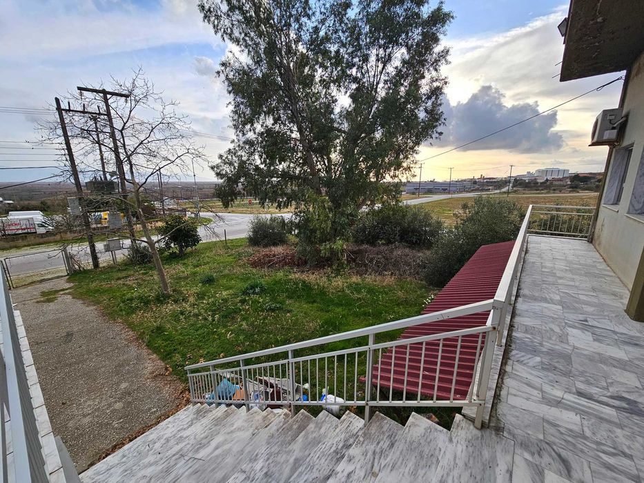 Продава се промишлен обект от 935 кв.м. в VI.PE. Кавала (код 4693)