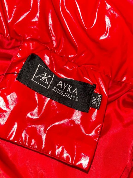 В продаже стильная куртка