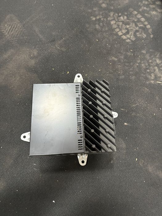 Bmw e83 x3 Усилвател