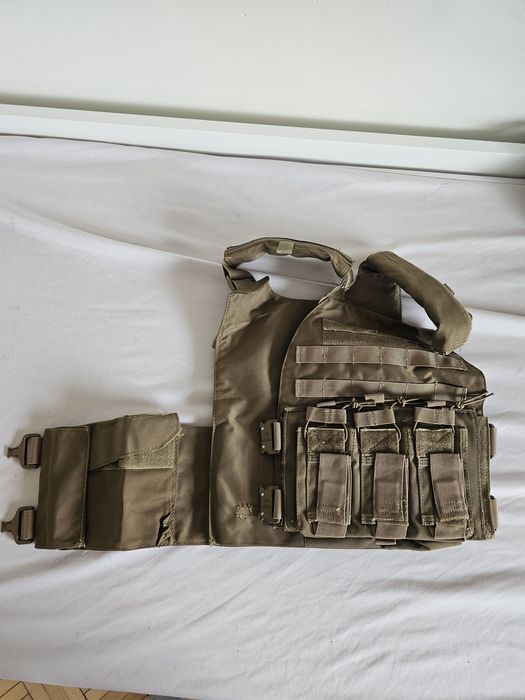 Vestă Tactică Tip Plate Carrier – Coyote Brown – Stare Excelentă
