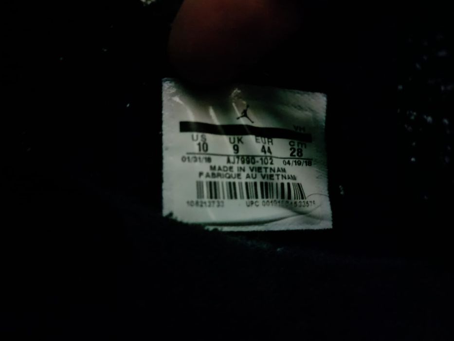 Vând adidasi marca Jordan