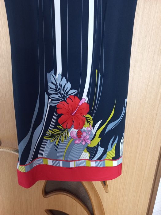 Шикарное платье , новое.