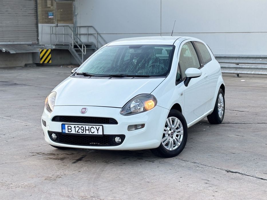 Vând Fiat Punto.