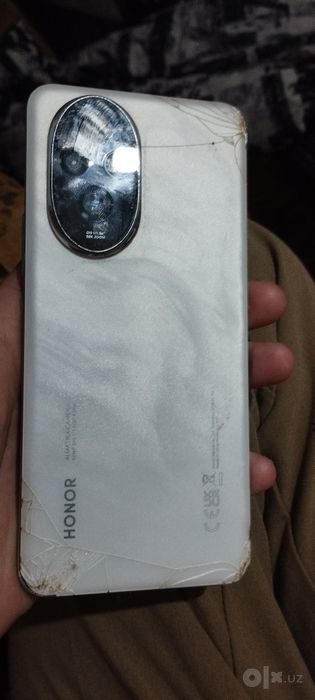 Honor 200 sotlad