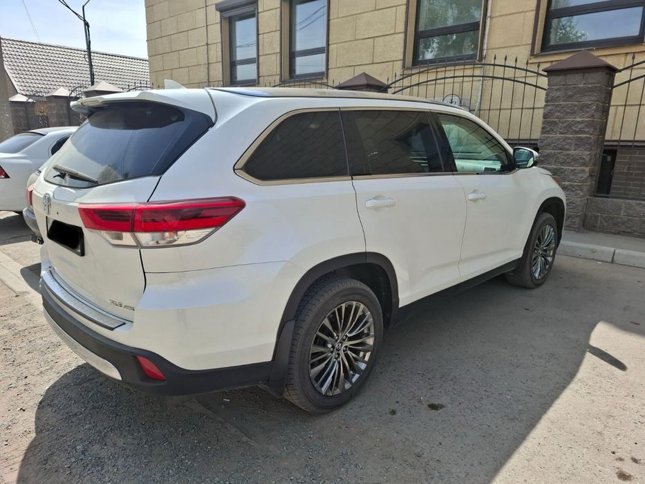 Продам Toyota Highlander