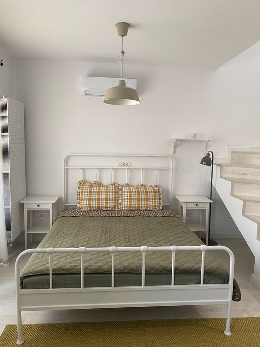 Studio de închiriat