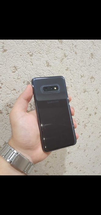 Samsung S10e 128гб