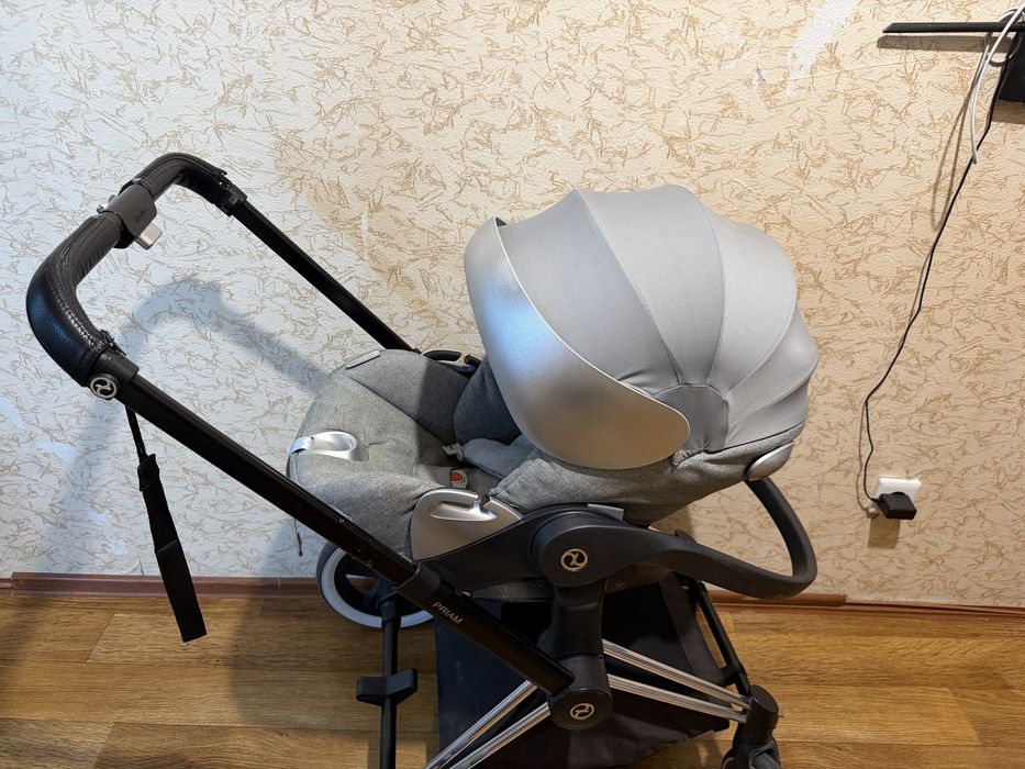Коляска Cybex Priam IV  с дизайном Koi