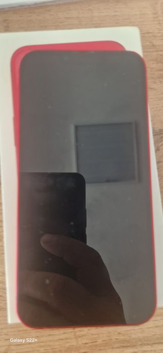 Продам айфон 13. город Қонаев. Цвет красный