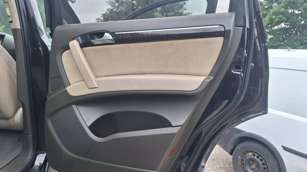 Audi Q7 4 2 TDI V8  ,326 к.с ,20 броя на части.