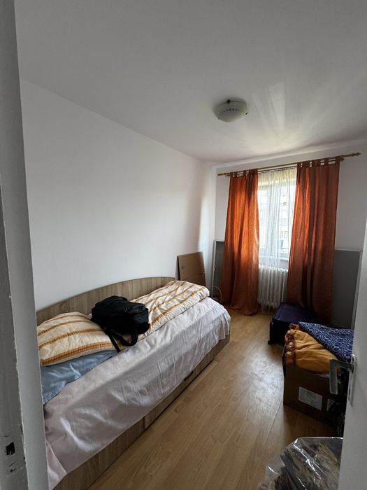 Apartament 3 camere, renovat, cu centrală proprie – Deva
