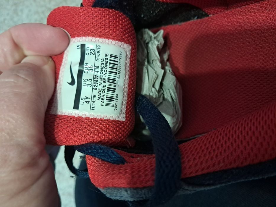 Pantofi sport Nike bleumarin cu rosu