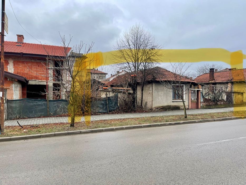 продавам къща  с двор400м.квв Севлиево
