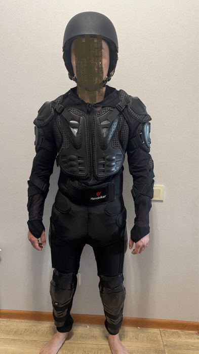 Продам экипировку для мотоцикла