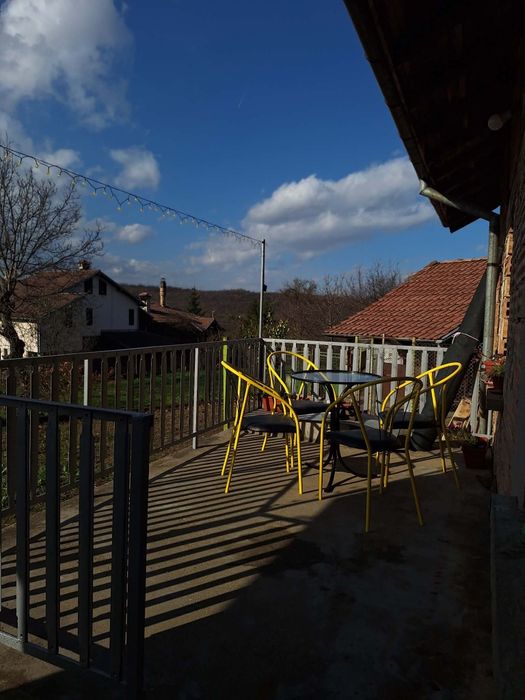Продавам къща с харачерите